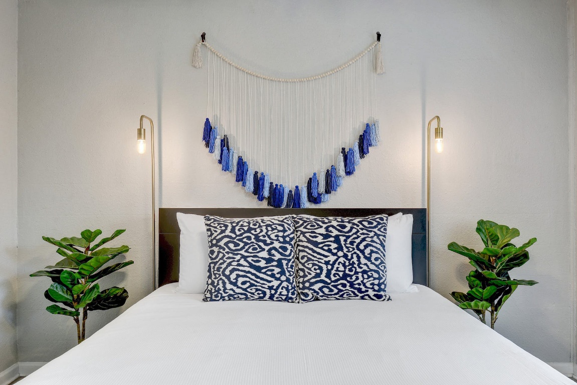 1202 Newning Avenue, Unit 202 Austin, TX 78704 - Photo 14 of 20 View of bedroom