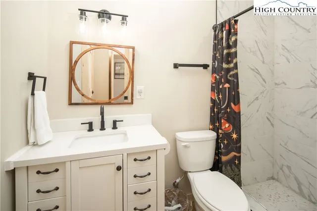 $595,000 | 214 Lakeledge Road, Beech Mountain, NC 28604