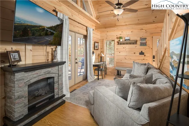 $595,000 | 214 Lakeledge Road, Beech Mountain, NC 28604