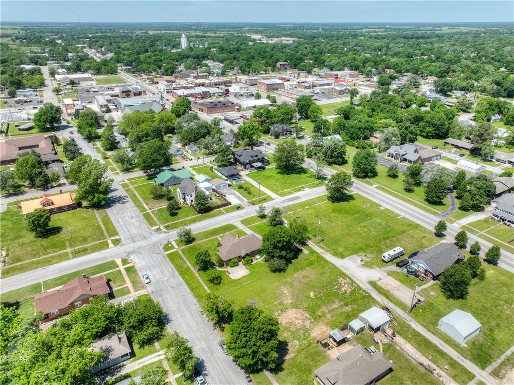 East 13th Street Baxter Springs, KS 66713 - Photo 2 of 8
