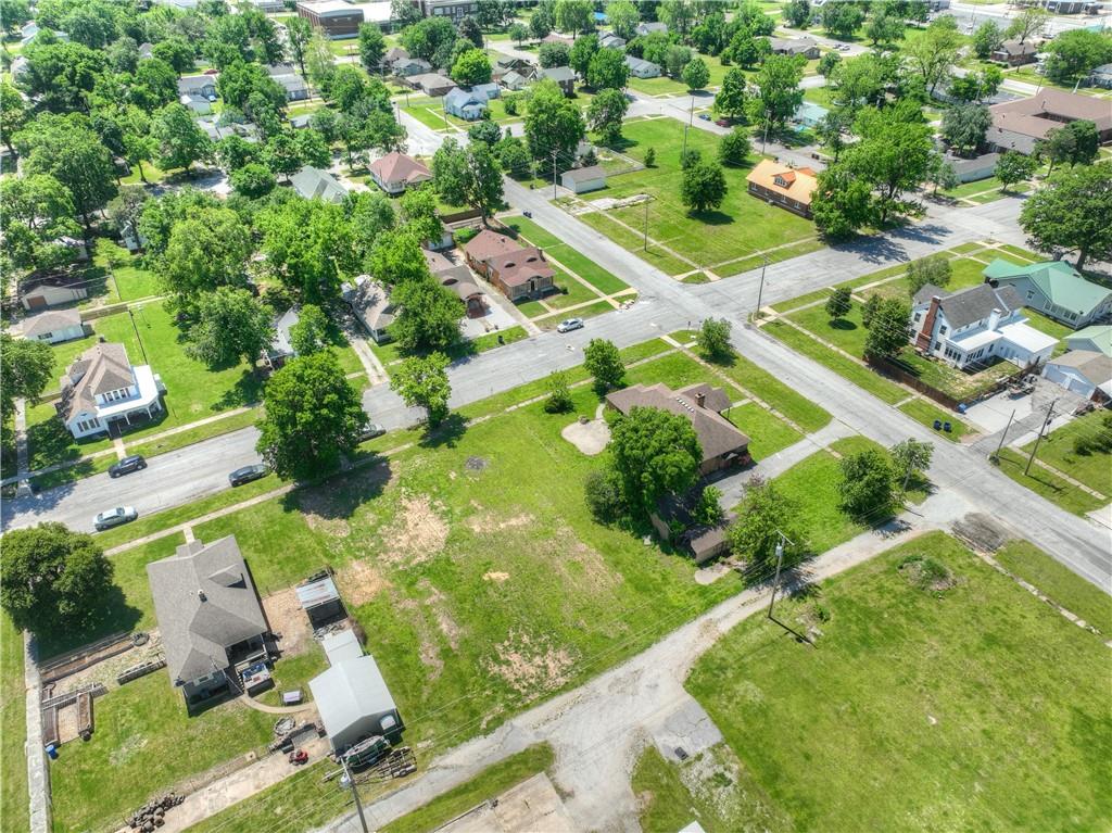 East 13th Street Baxter Springs, KS 66713 - Photo 3 of 8
