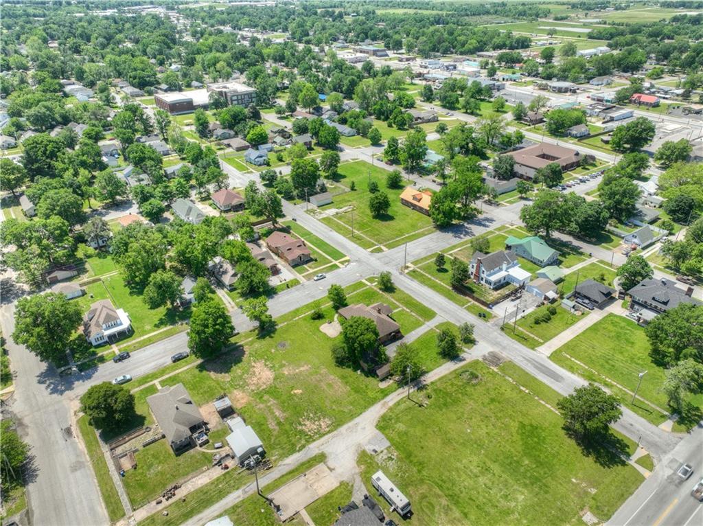 East 13th Street Baxter Springs, KS 66713 - Photo 7 of 8