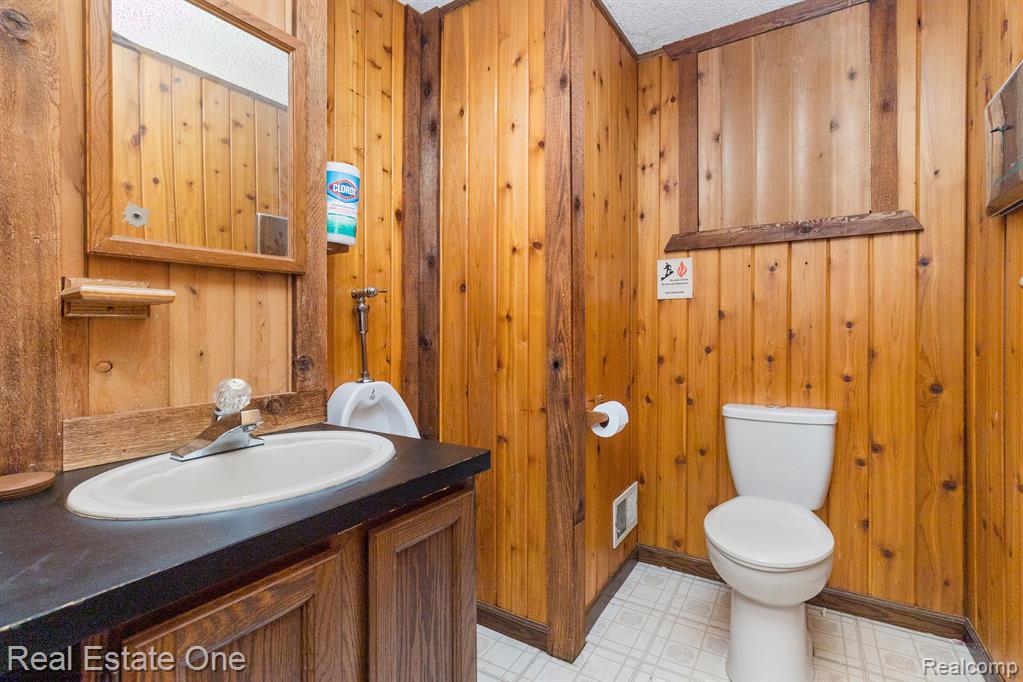 39860 Ryan Road Sterling Heights, MI 48310 - Photo 55 of 61