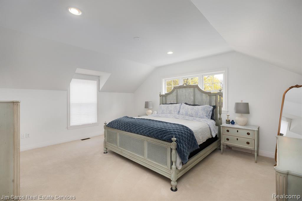 324 McMillan Road Grosse Pointe Farms, MI 48236 - Photo 18 of 40