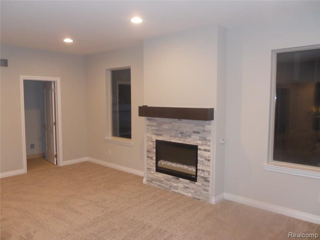 2716 Dearborn Avenue Rochester, MI 48309 - Photo 3 of 27 DSCN0399 (Large).JPG