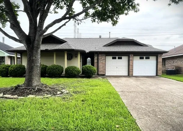 $1,980 | 15734 Roxton Ridge Drive, Webster, TX 77598