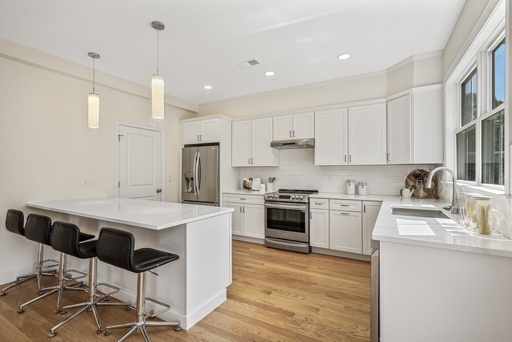 68 Chestnut Street, Unit 3 Newton, MA 02465 - Photo 6 of 16