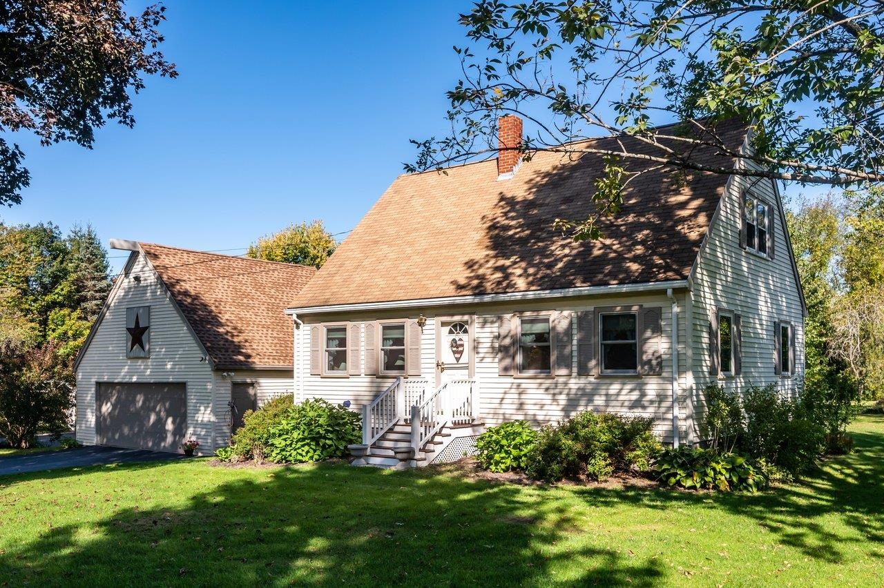 93 Littleworth Road Dover, NH 03820 - Photo 2 of 40