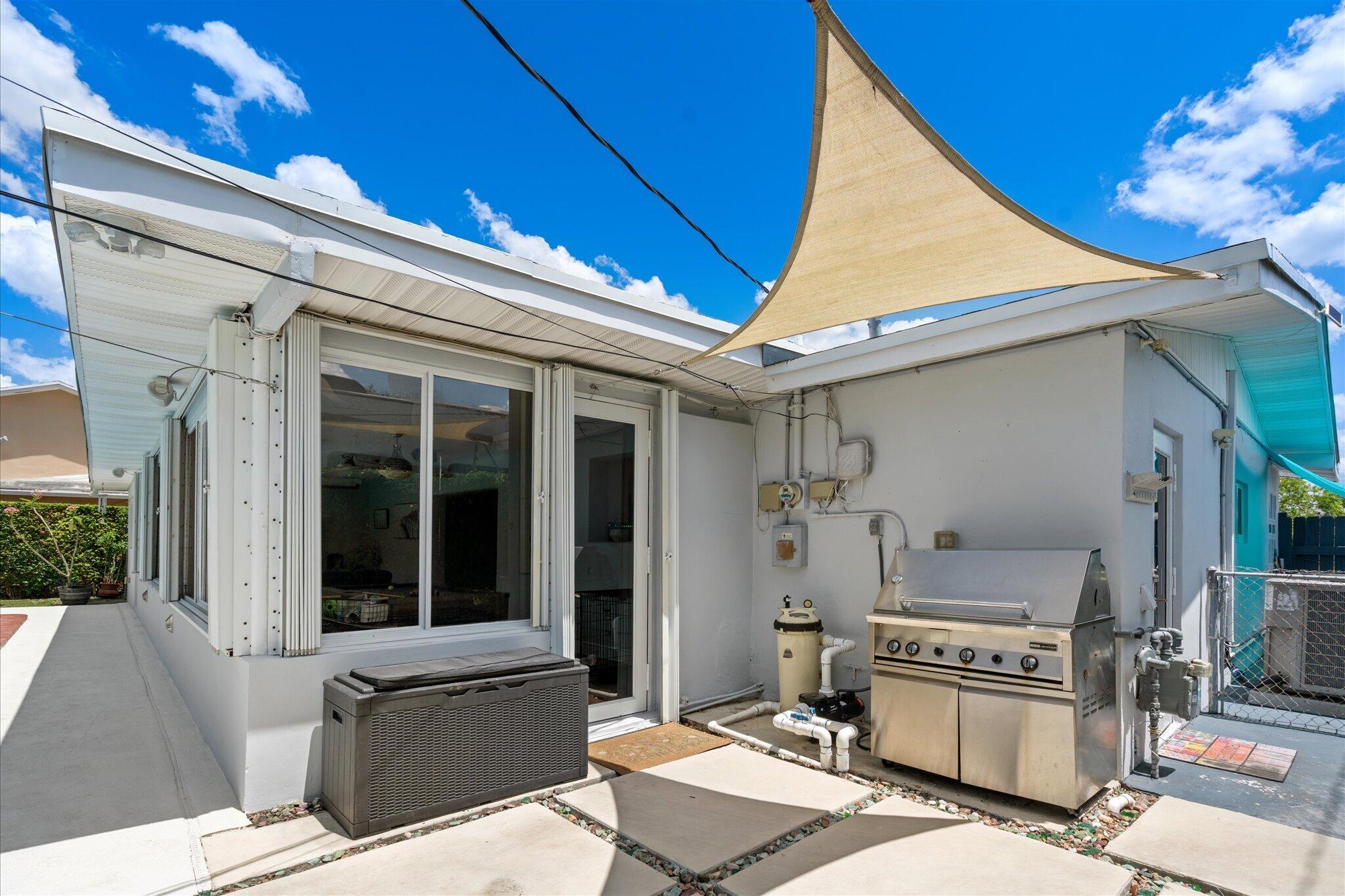 8341 Southwest 14th Street Miami, FL 33144 - Photo 31 of 41 30-17-mkw03308