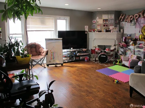 $899,000 | 162-164 School Street, Daly City, CA 94014