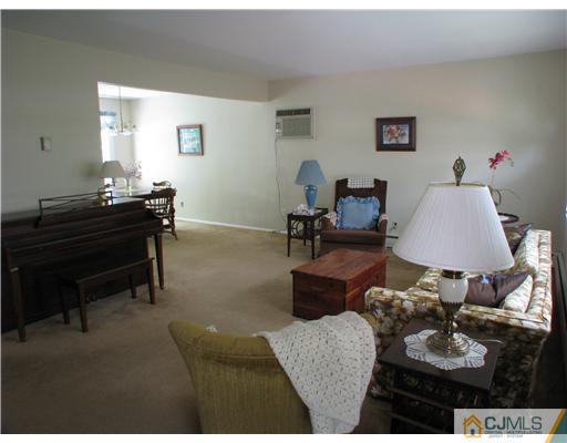 213 Overbrook Road Piscataway, NJ 08854 - Photo 2 of 14 Gallery Image 2