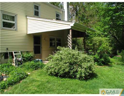 213 Overbrook Road Piscataway, NJ 08854 - Photo 12 of 14 Gallery Image 12