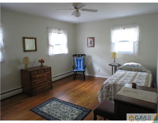 213 Overbrook Road Piscataway, NJ 08854 - Photo 5 of 14 Gallery Image 5
