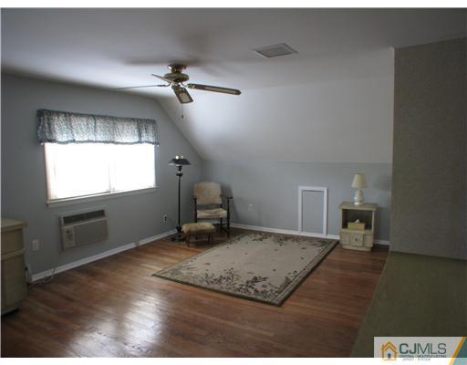 213 Overbrook Road Piscataway, NJ 08854 - Photo 7 of 14 Gallery Image 7