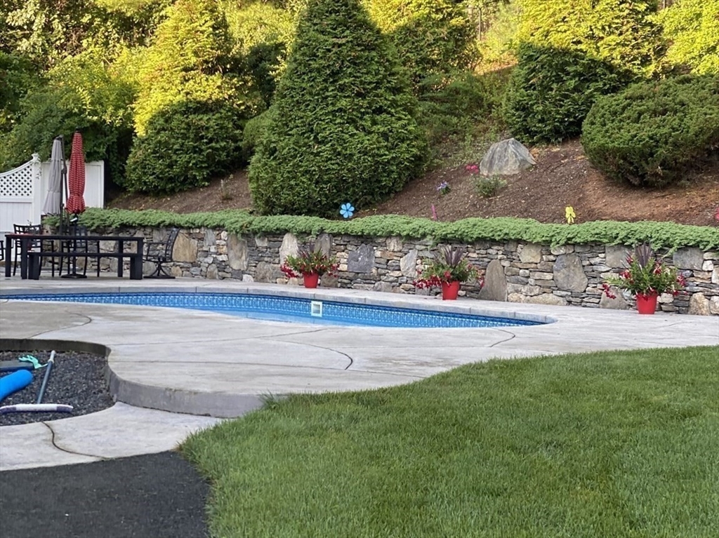 10 Crisileo Way Canton, MA 02021 - Photo 34 of 40