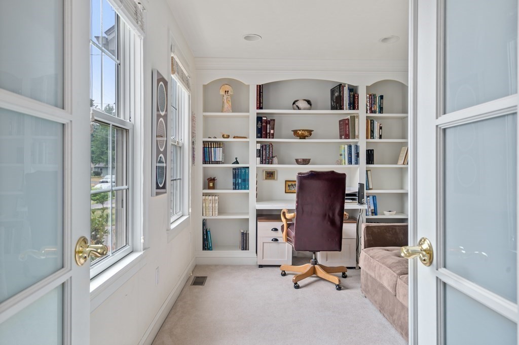 12 Elwin Road Natick, MA 01760 - Photo 5 of 40 Gallery Image 5
