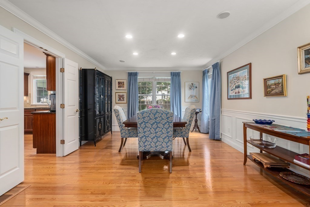 12 Elwin Road Natick, MA 01760 - Photo 8 of 40 Gallery Image 8