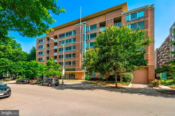 $2,100 | 350 G Street Southwest, Unit N522, Washington, DC 20024