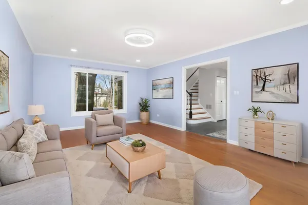 $759,999 | 104 East Louis Avenue, Lake Forest, IL 60045