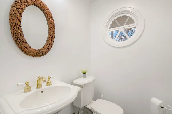 $759,999 | 104 East Louis Avenue, Lake Forest, IL 60045