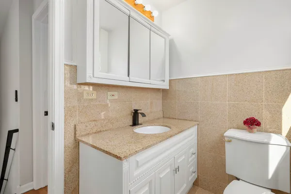 $759,999 | 104 East Louis Avenue, Lake Forest, IL 60045