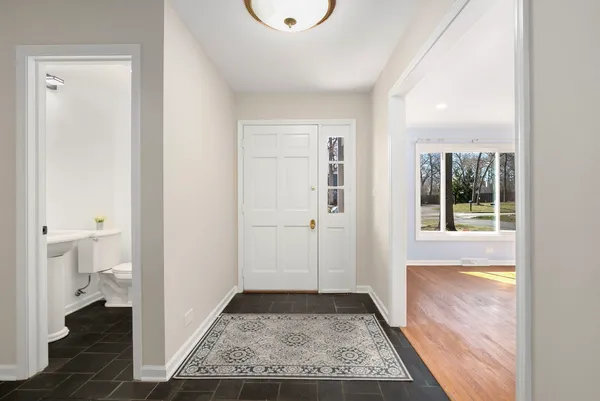 $759,999 | 104 East Louis Avenue, Lake Forest, IL 60045