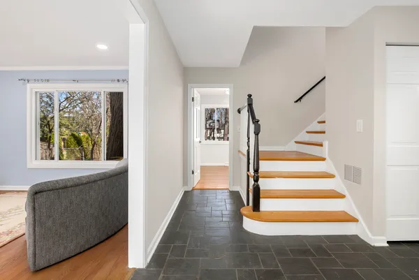 $759,999 | 104 East Louis Avenue, Lake Forest, IL 60045