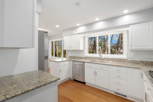 $759,999 | 104 East Louis Avenue, Lake Forest, IL 60045