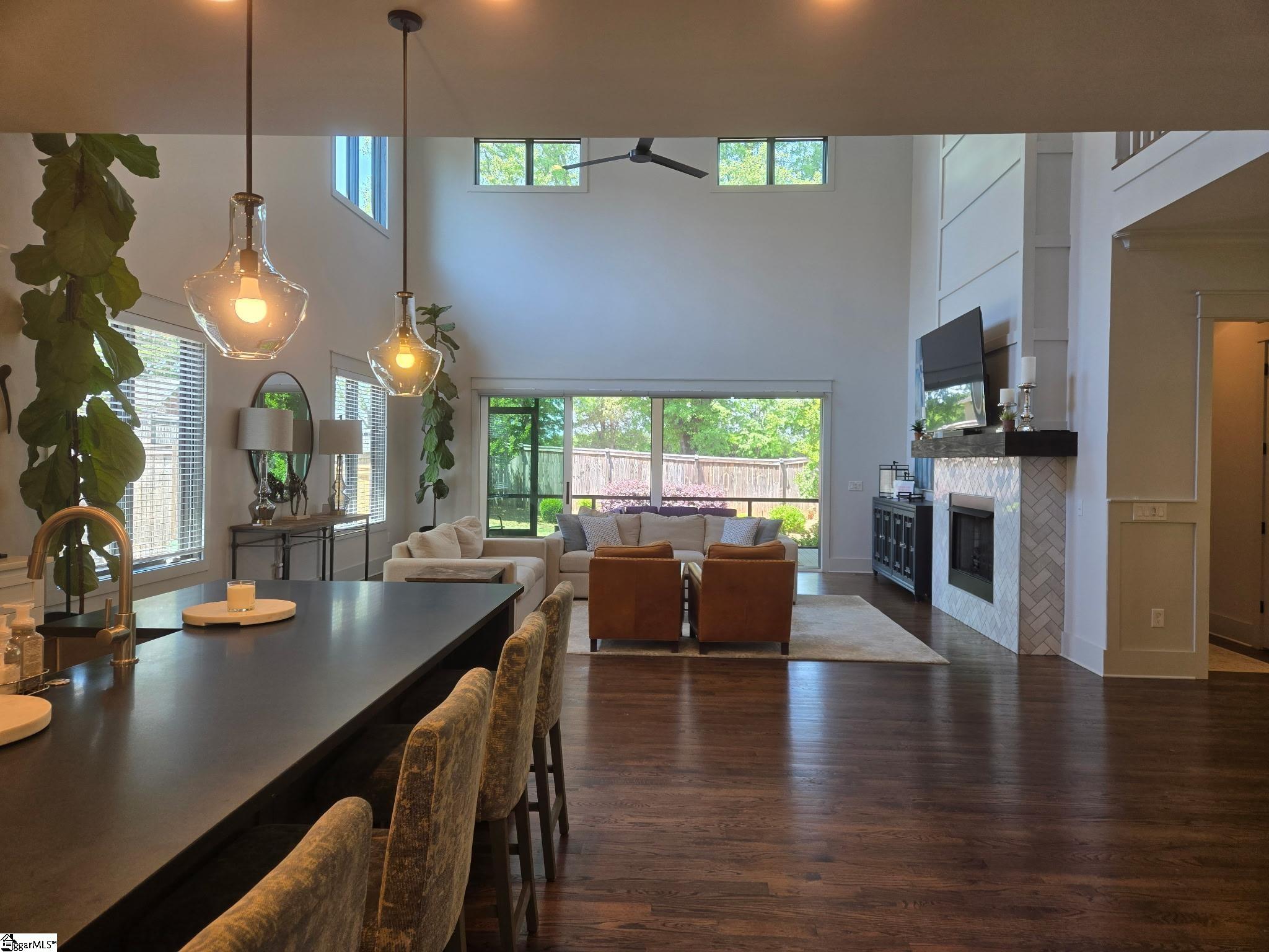 9 Azalea Court Greenville, SC 29615 - Photo 3 of 46