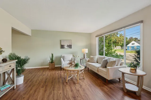 $260,000 | 3809 East 45th Street, Minneapolis, MN 55406