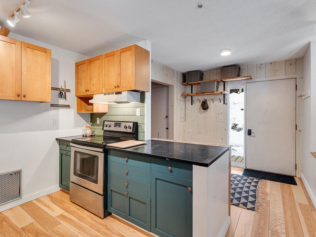 1027 Butternut Hill Road, Unit G2 Waitsfield, VT 05673 - Photo 5 of 43