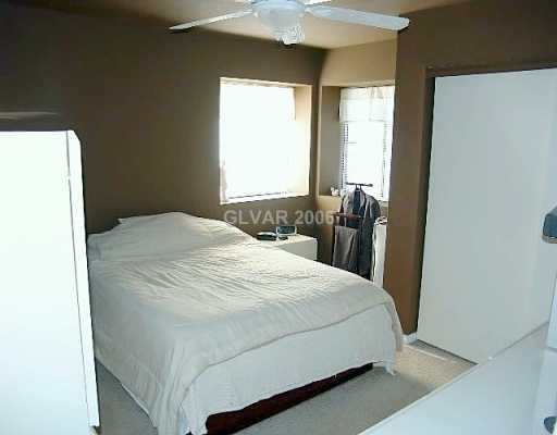 523 Inness Avenue Henderson, NV 89011 - Photo 5 of 7 Master Bedroom.
