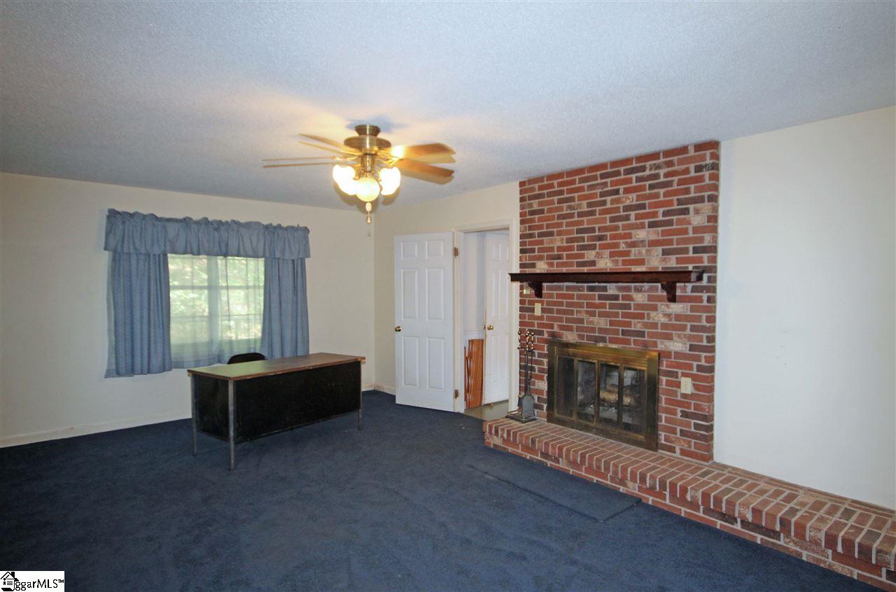 733 Tanner Road Taylors, SC 29687 - Photo 3 of 22