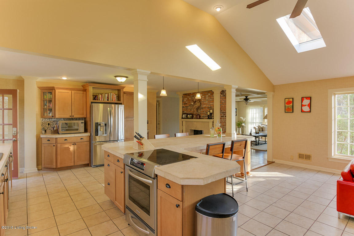 1814 Round Ridge Road Louisville, KY 40207 - Photo 7 of 36 0035