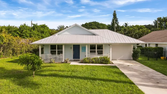 $3,600 | 9155 Southeast Athena Street, Hobe Sound, FL 33455