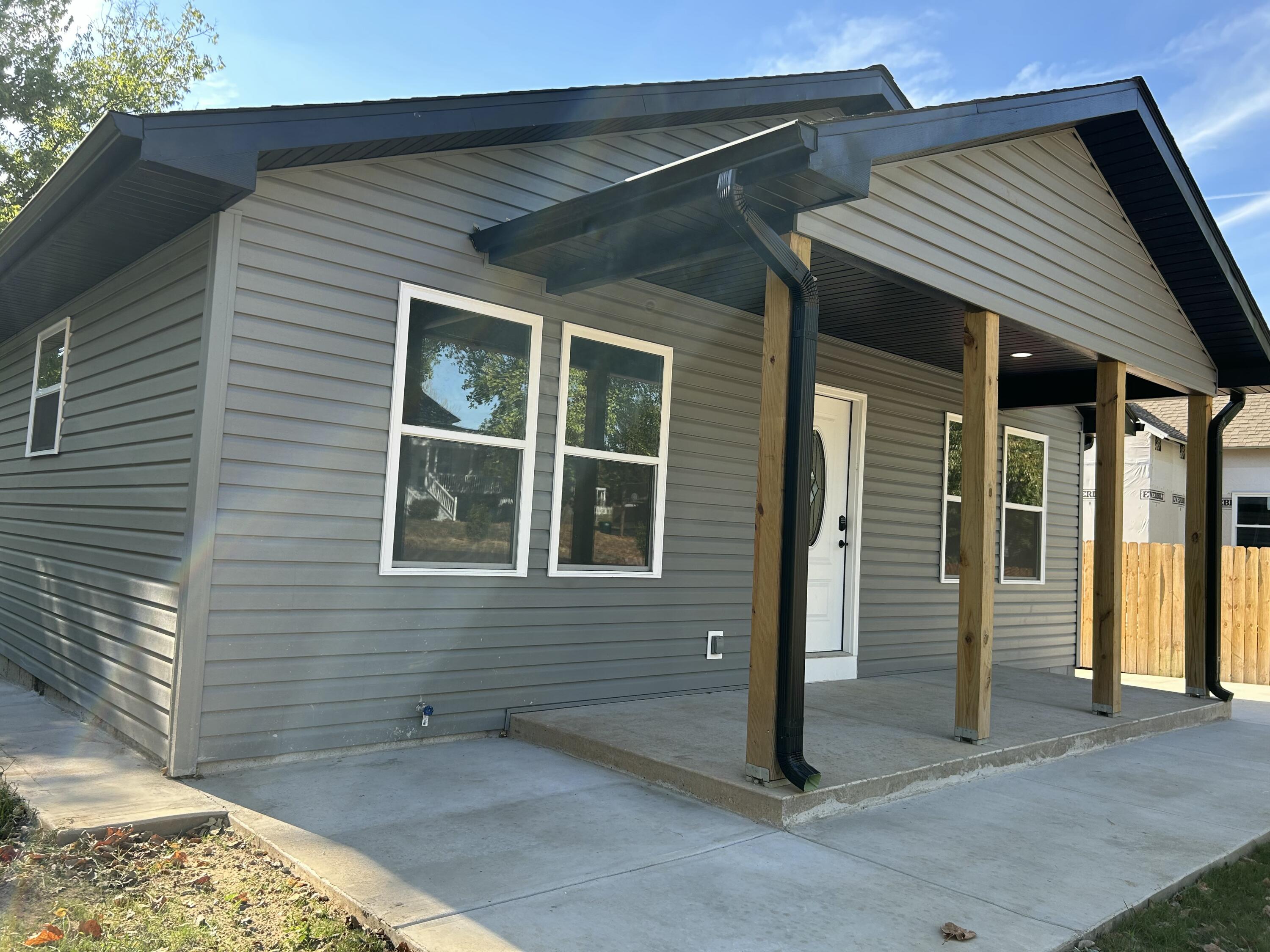408 2nd Street Monett, MO 65708 - Photo 29 of 31 IMG_5996