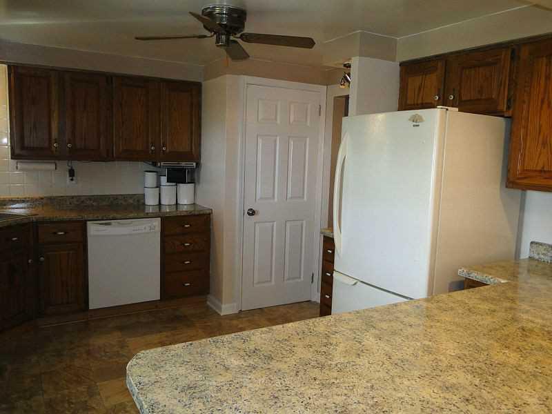 266 McConnell Road Canonsburg, PA 15317 - Photo 10 of 25 Kitchen.