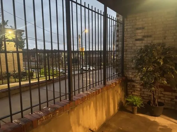 $120,000 | 111 East 50th Street, Unit B, Kansas City, MO 64112