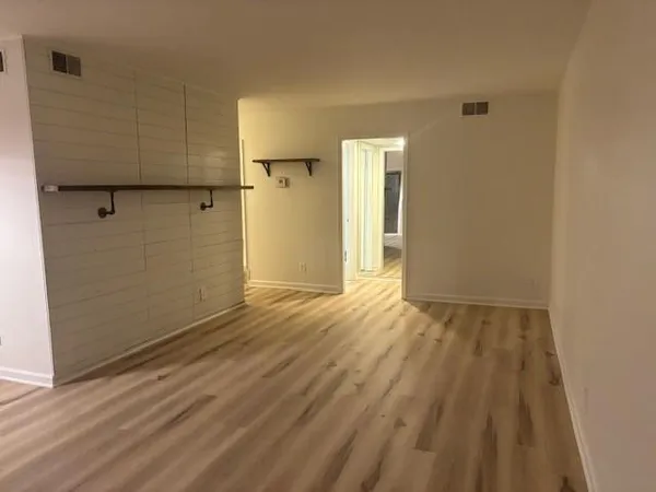 $120,000 | 111 East 50th Street, Unit B, Kansas City, MO 64112