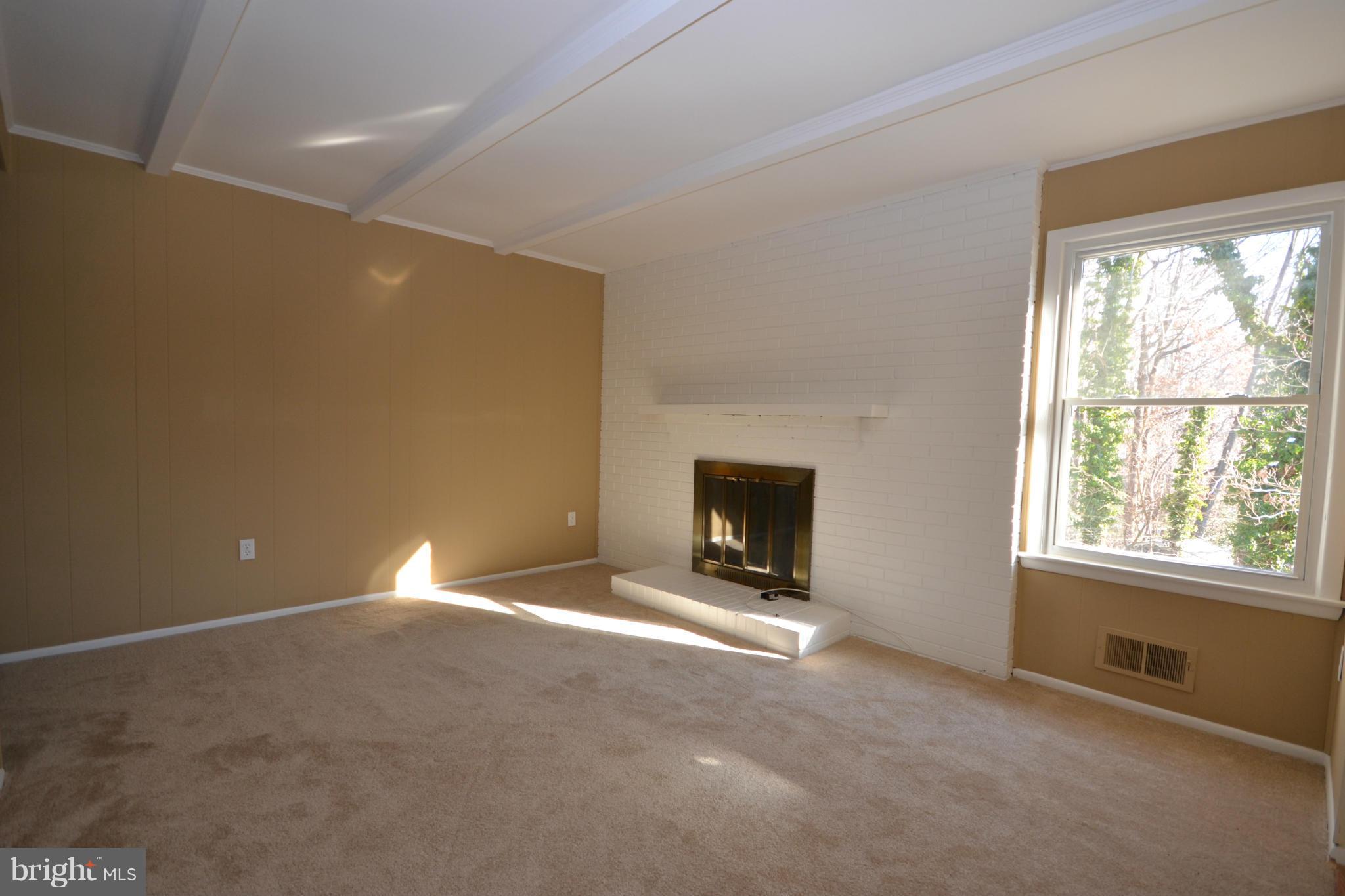 6513 Darwin Road Laurel, MD 20707 - Photo 11 of 24 Family Room