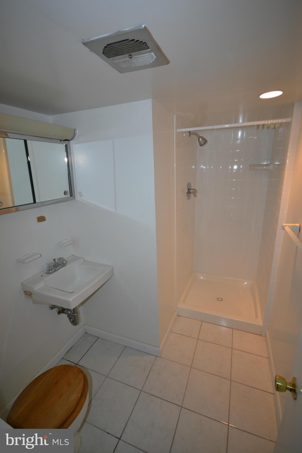 6513 Darwin Road Laurel, MD 20707 - Photo 22 of 24 Bath