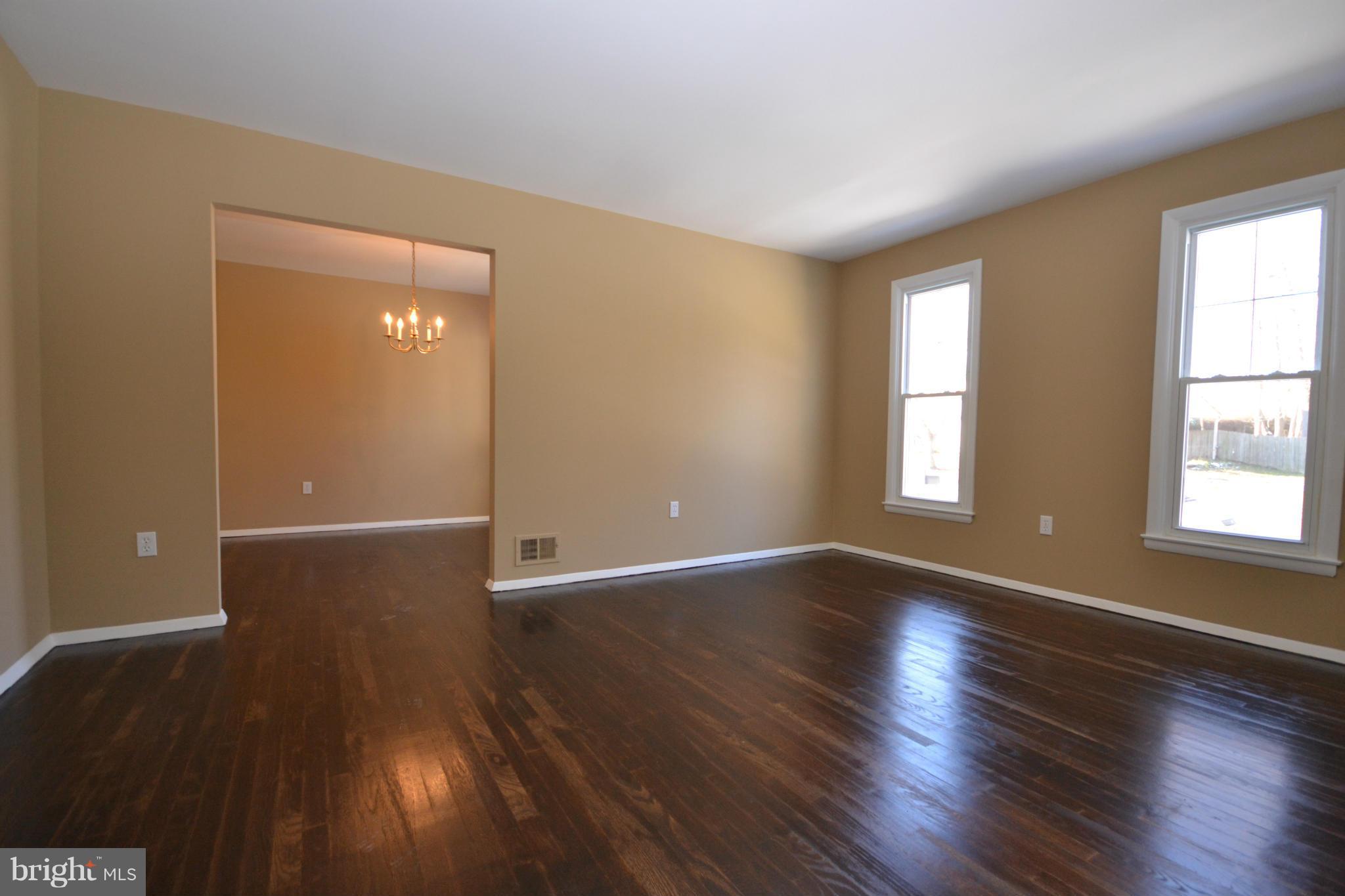 6513 Darwin Road Laurel, MD 20707 - Photo 9 of 24 Living Room