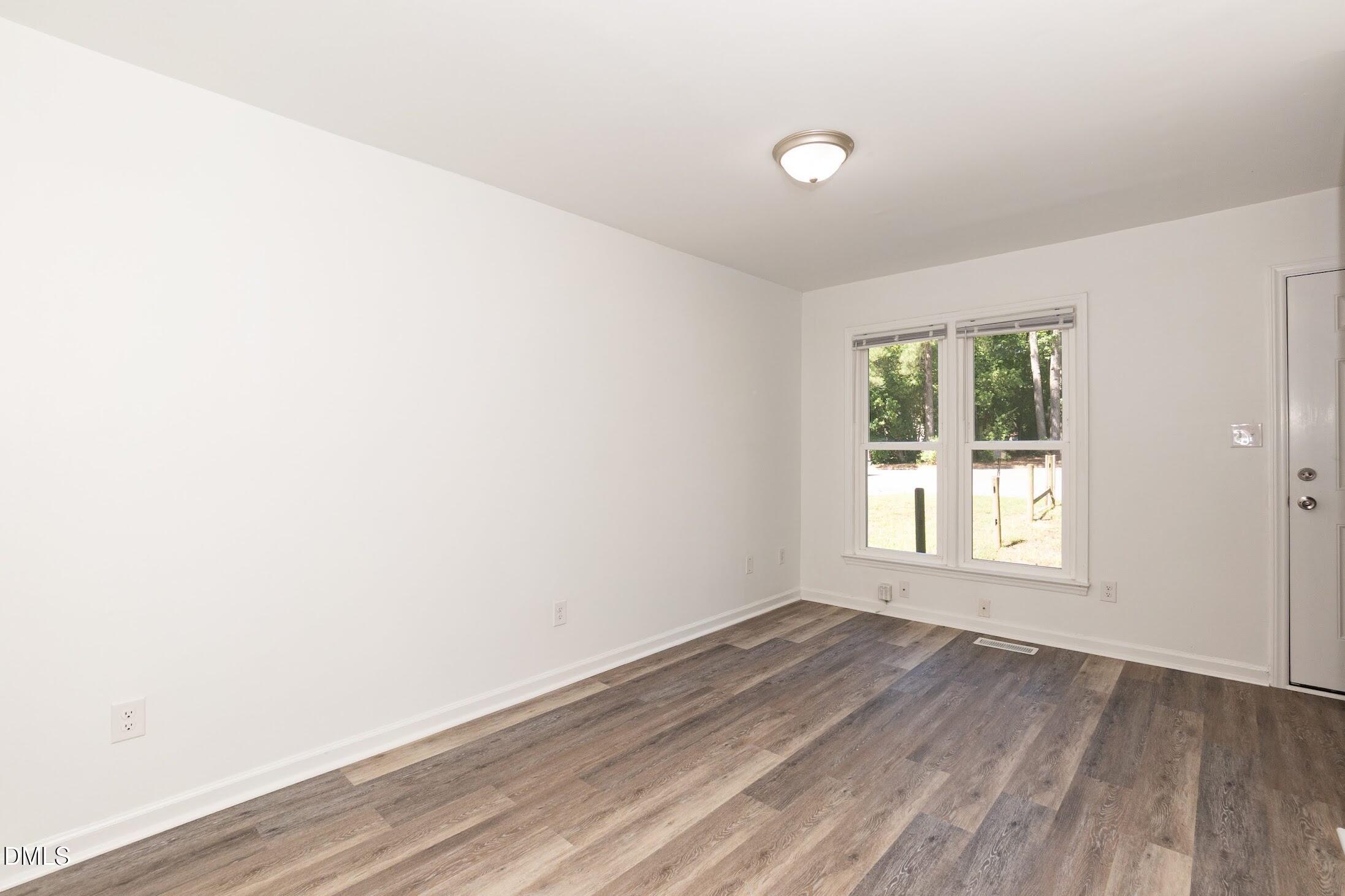2209 Quartz Court Raleigh, NC 27610 - Photo 13 of 28 Living 03