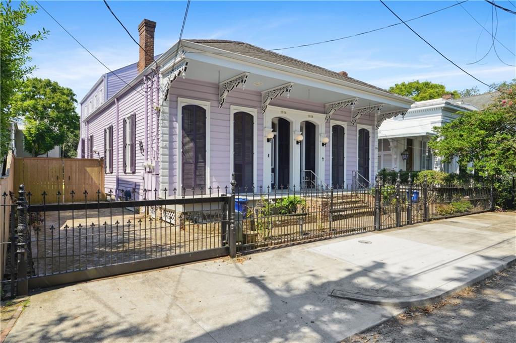 1016 Fourth Street New Orleans, LA 70130 - Photo 1 of 34
