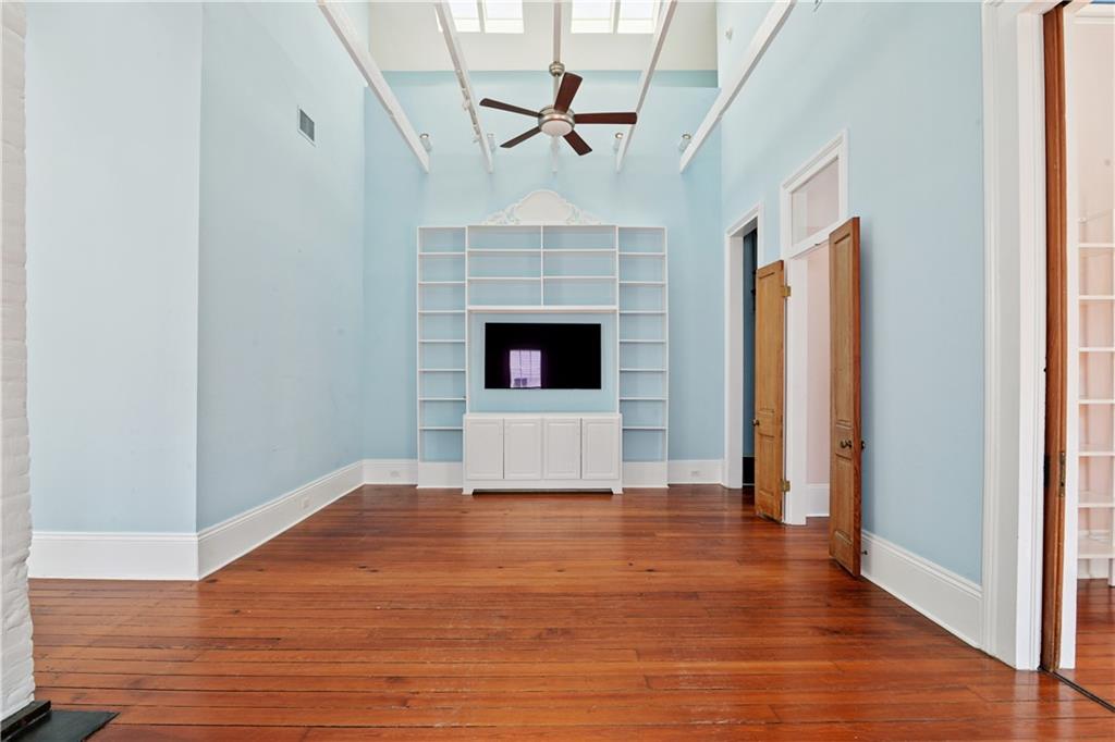 1016 Fourth Street New Orleans, LA 70130 - Photo 7 of 34