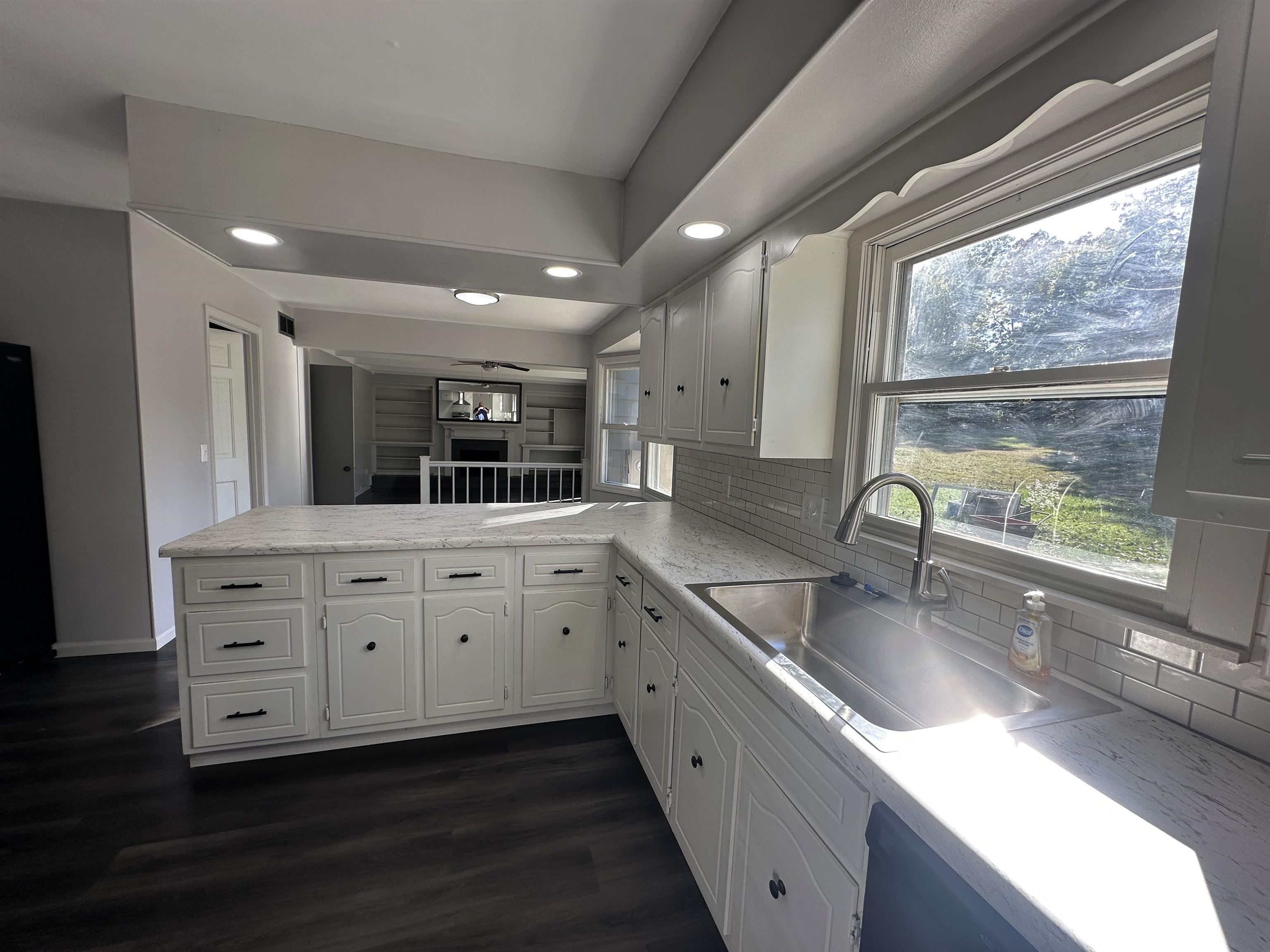 1436 South Hadley Road Fort Wayne, IN 46804 - Photo 4 of 36 Gallery Image 4