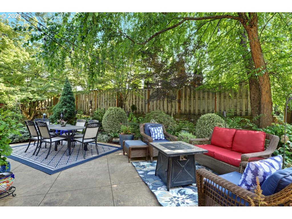 13922 Northwest Stonebridge Drive Portland, OR 97229 - Photo 27 of 33