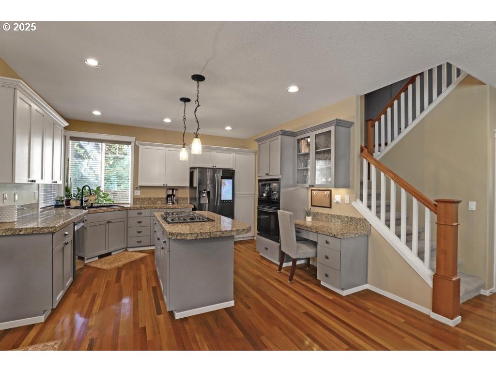 13922 Northwest Stonebridge Drive Portland, OR 97229 - Photo 9 of 33