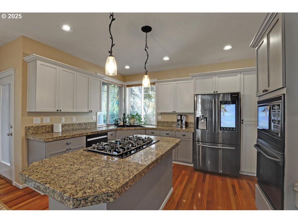 13922 Northwest Stonebridge Drive Portland, OR 97229 - Photo 10 of 33