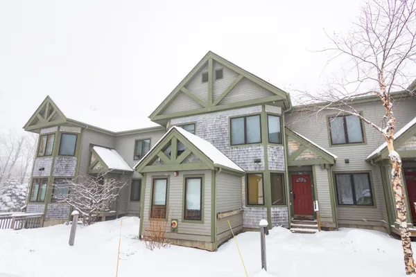 $749,000 | 319 Jay Peak Road, Unit 4705, Jay, VT 05859